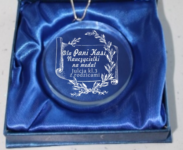 Prezent dla nauczyciela medal z grawerem - obrazek 4